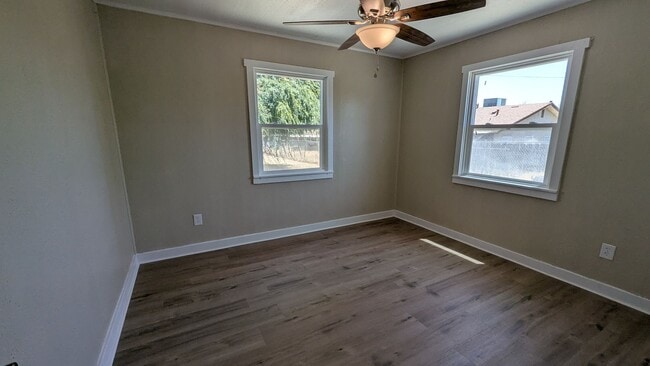 Building Photo - Remodeled 2 Bedroom 1 Bath Cottage Home