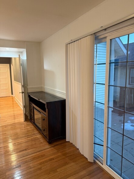 Building Photo - 1368 High Ave