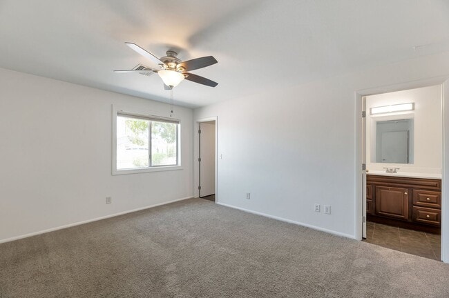 Building Photo - 5-Bedroom Tempe Home with Private Pool & Turf Yard Near ASU