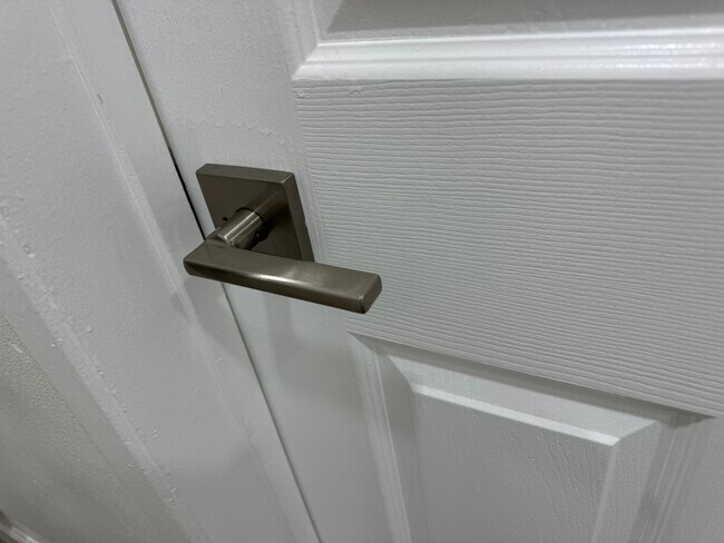 Building Photo - 3536 West Ave