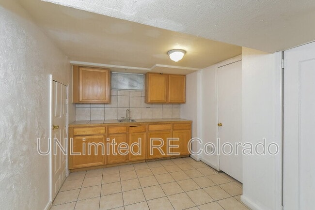Building Photo - 1016 N Raleigh St