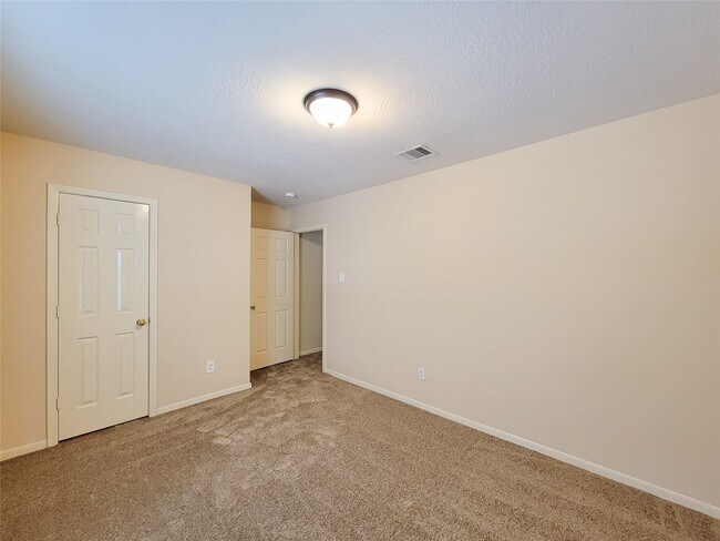 Building Photo - 19718 Byron Meadows Dr