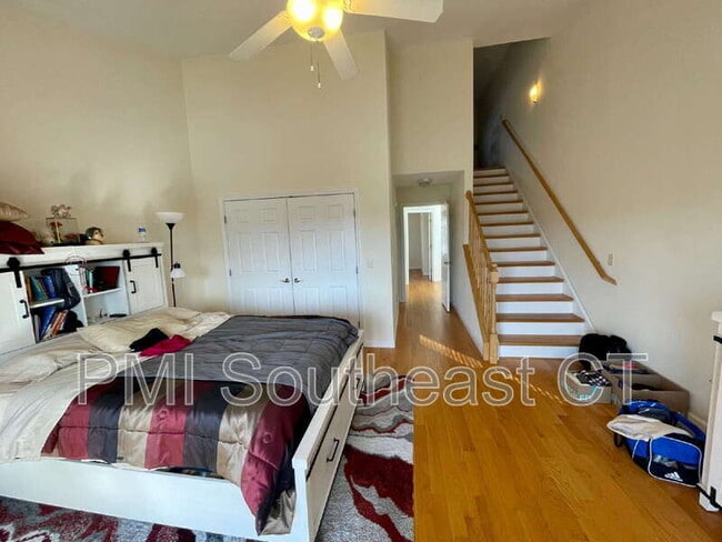 Building Photo - 330 Crystal Ave