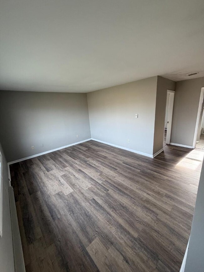 Building Photo - 510 3rd St