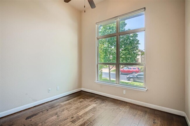 Building Photo - 207 Maxwell Way