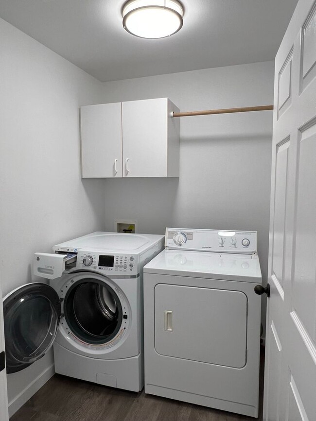 Building Photo - Beautiful 3 bed 2 bath home in the Haven C...