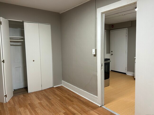 Building Photo - 92-98 Boswell Ave