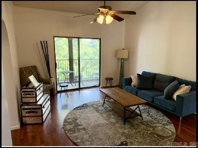 Building Photo - 301 Kings Row Dr