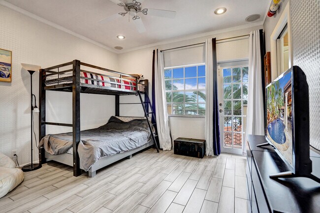 Building Photo - 600 Circle Dr