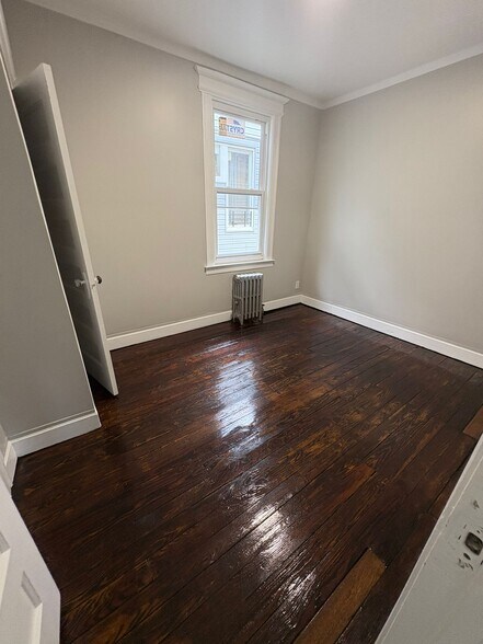 2 - 33 Howard St