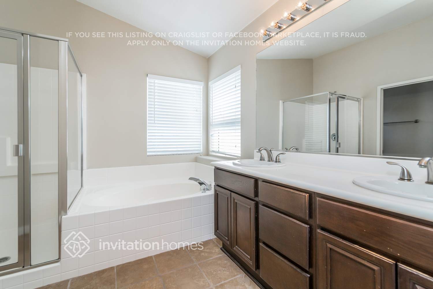 Building Photo - 1869 Petaluma Dr