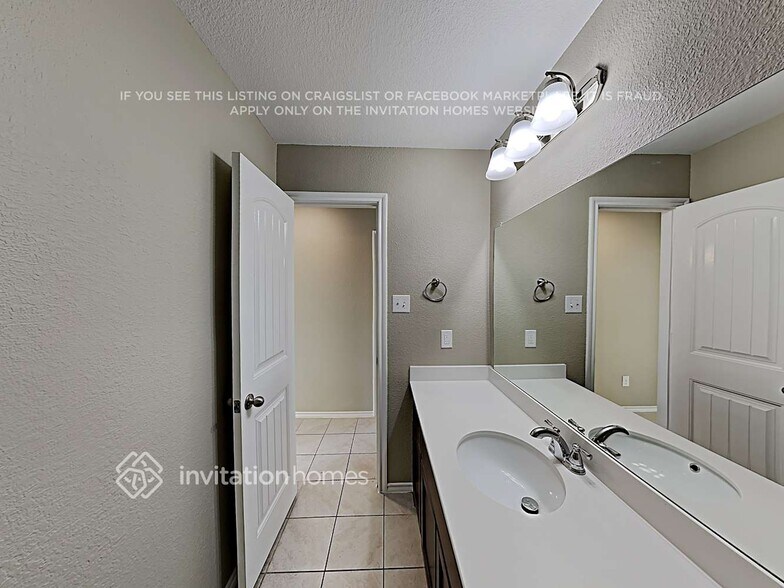 Building Photo - 539 Clearlake Dr