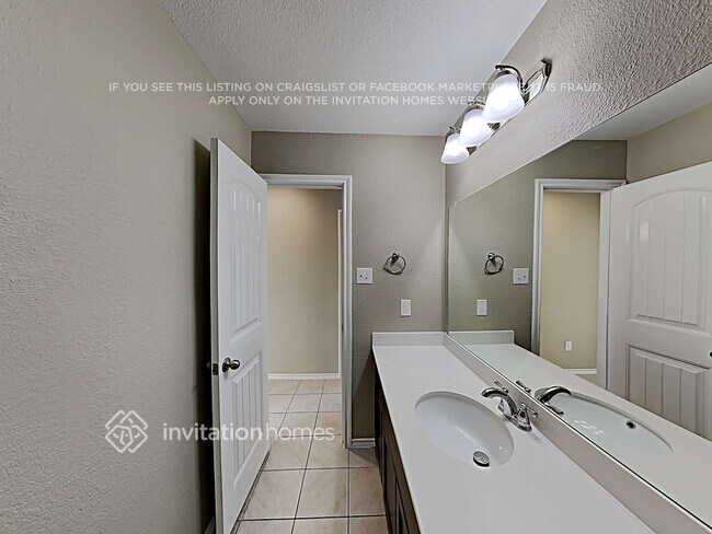 Building Photo - 539 Clearlake Dr