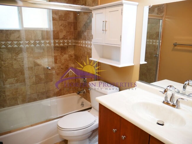Building Photo - Remodeled 3 Bed 1 Bath 900sqft home in West Sacramento