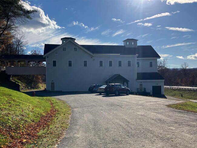 Building Photo - 42 Potato Barn Ln