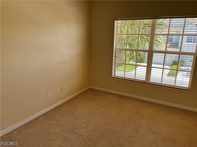 Building Photo - 8271 Village Edge Cir