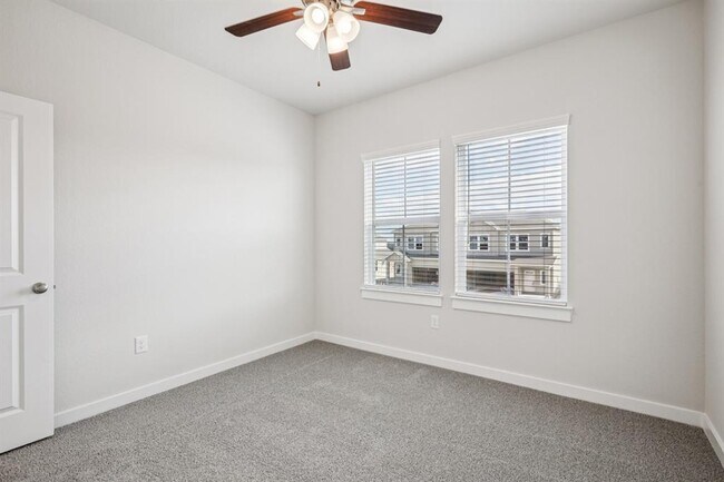 Building Photo - 2337 Moon Tower Trl