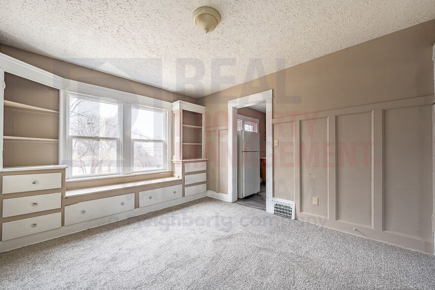 Building Photo - 14001 Idarose Ave
