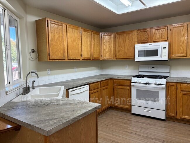 Building Photo - 1422 Allante Pl