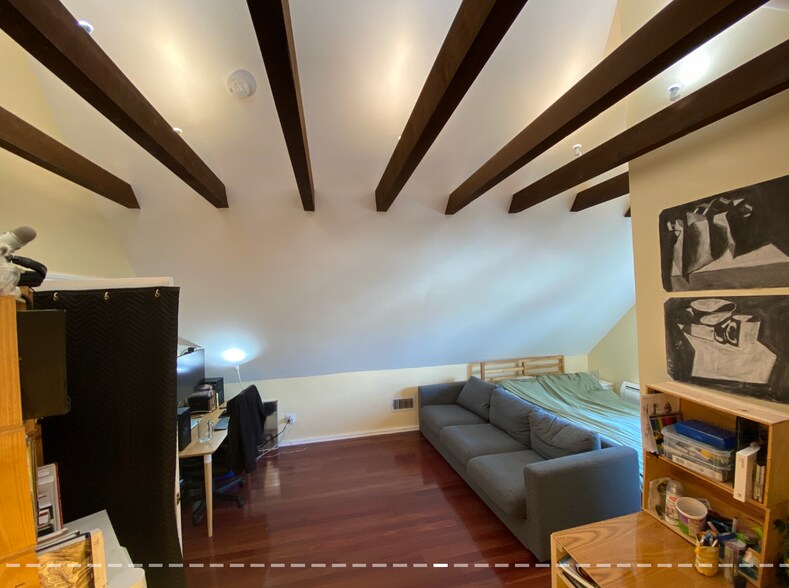 Building Photo - 383 Highland Ave