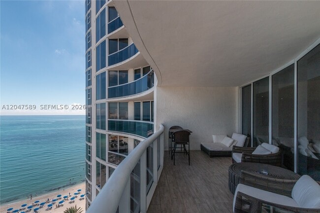 Building Photo - 17201 Collins Ave