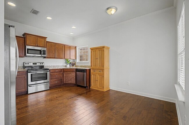 Building Photo - 140 Tulip Grove Point