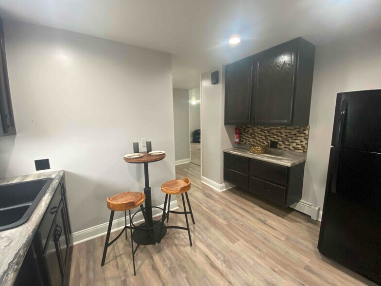 Building Photo - 1204 Philadelphia St