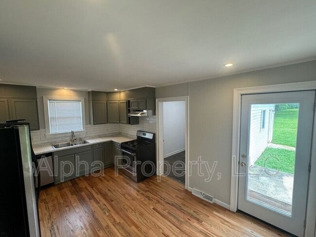 Building Photo - 117 Vanderbilt Cir