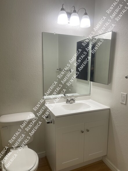 Building Photo - 195 N Cottonwood St