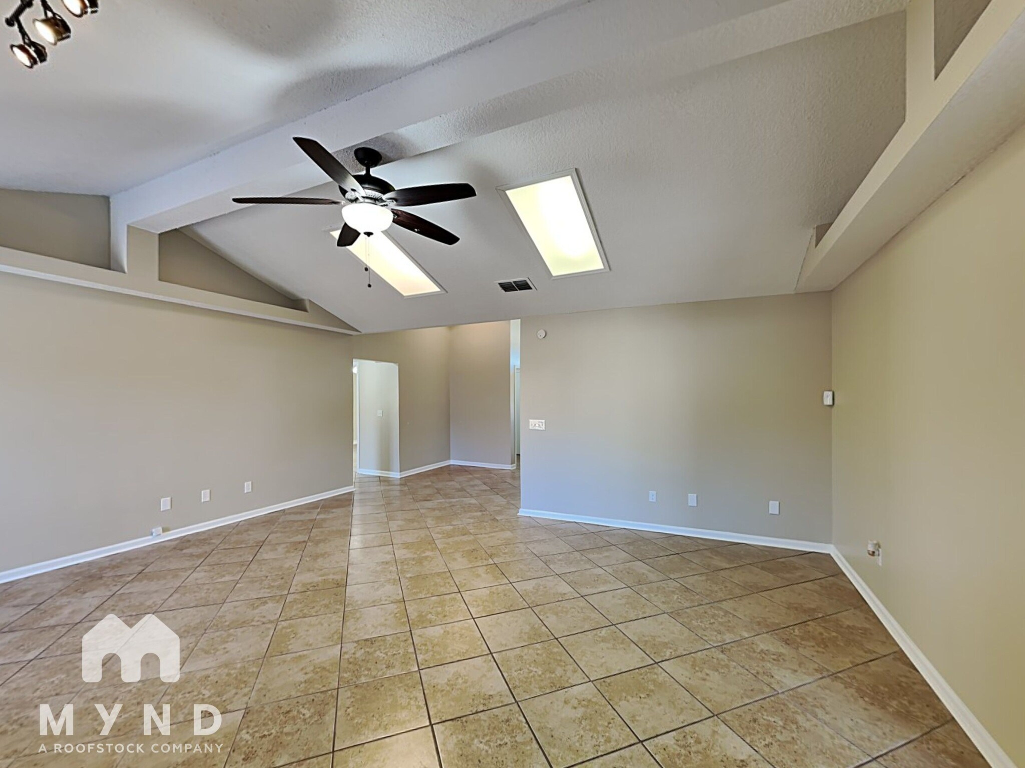 Building Photo - 7978 Lavender Ln
