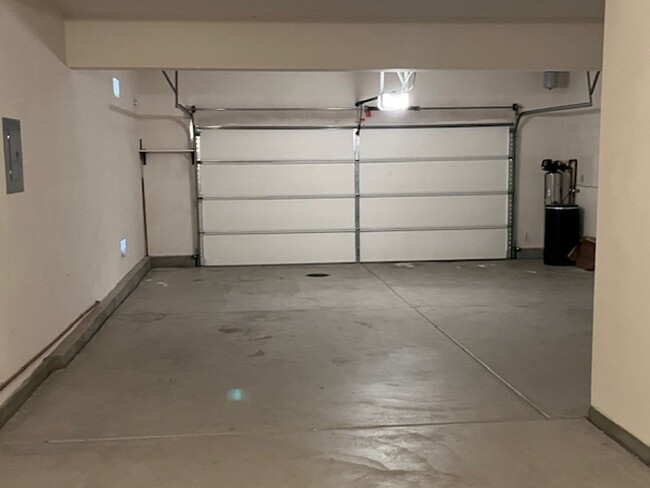 Building Photo - Spacious Menifee 5 Bedroom, 4 Bath Home