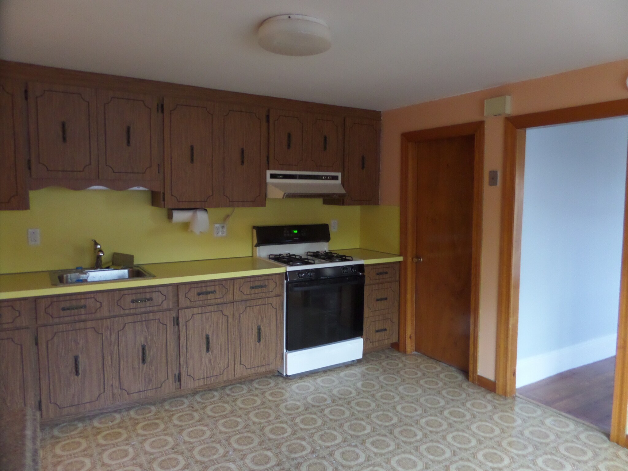 Building Photo - 46 Tappan St
