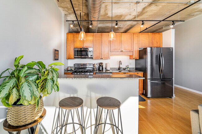 Building Photo - 1550 S Blue Island Ave