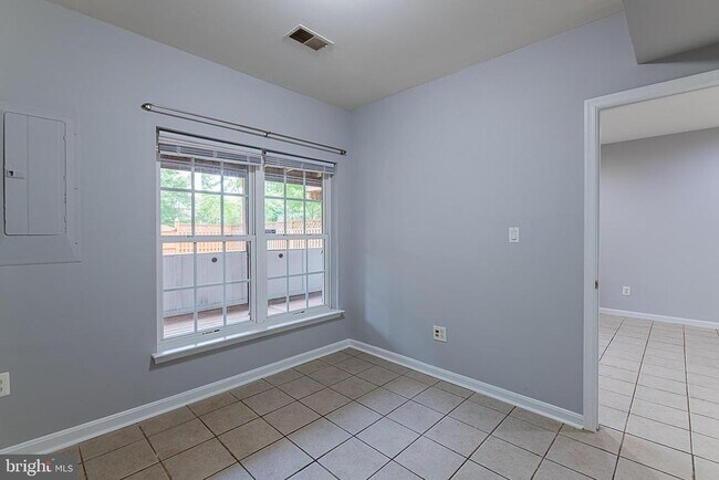 Building Photo - 24635 Kings Canyon Square
