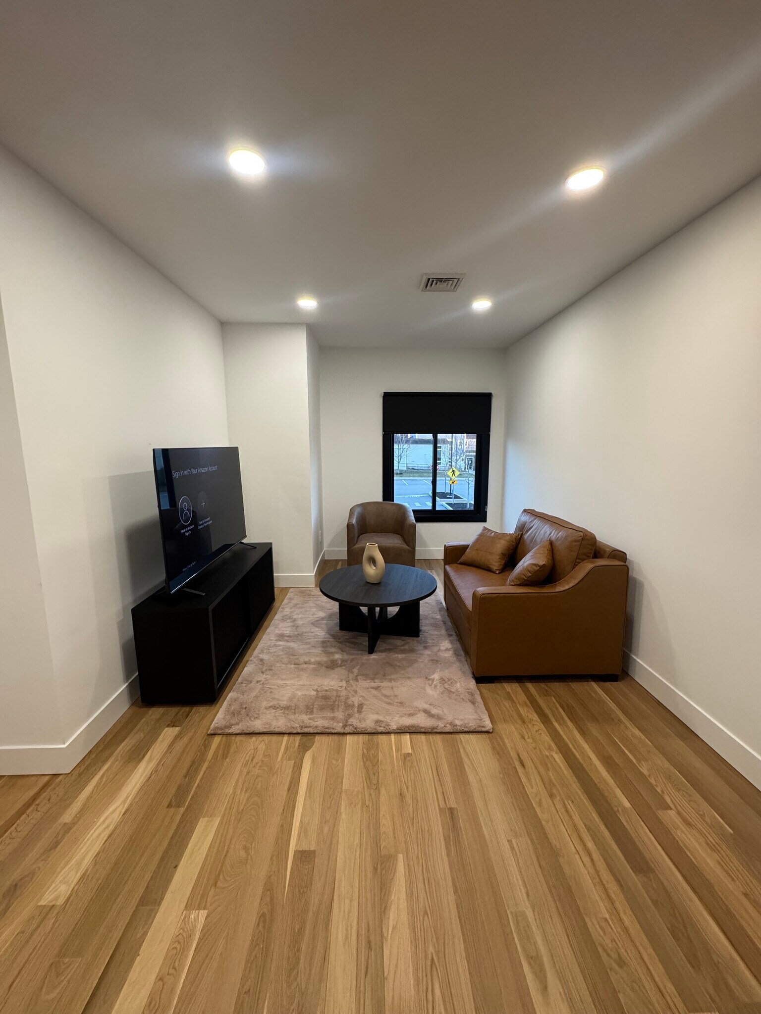 Building Photo - 1002 Broad St