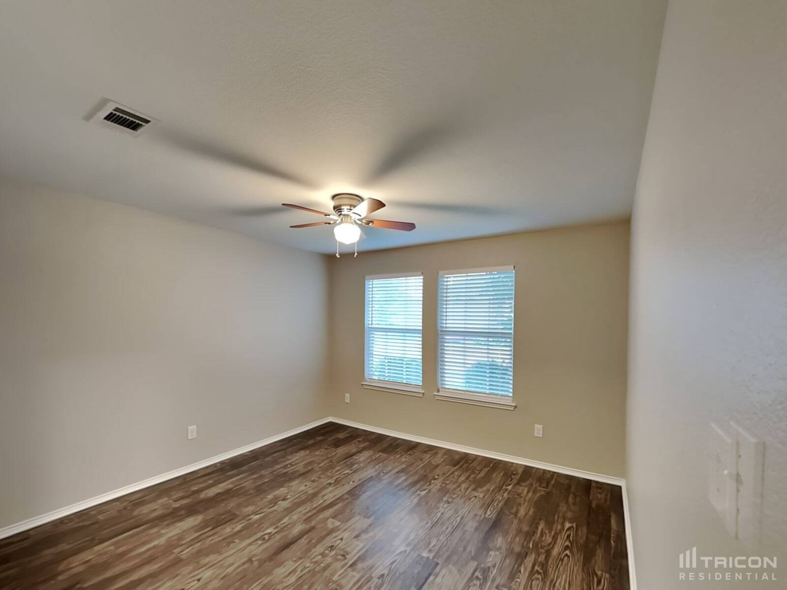 Building Photo - 9025 Puerto Vista Dr