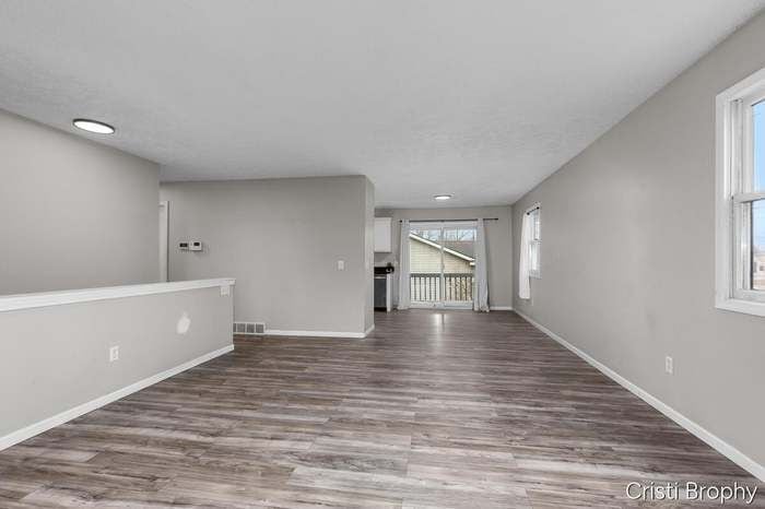 Building Photo - 952 Woodside Dr