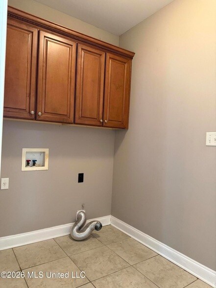 Building Photo - 4919 Rosebrook Cir E