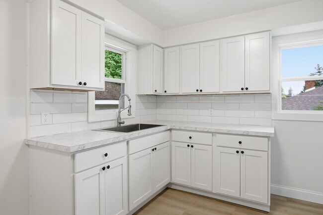 Building Photo - 1547 E Atherton Rd