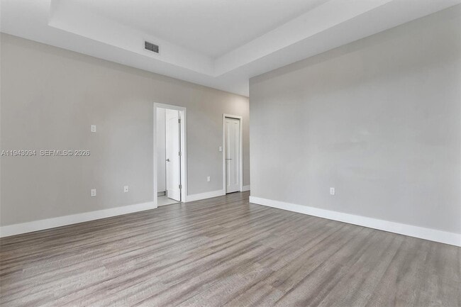 Building Photo - 444 E 16th St