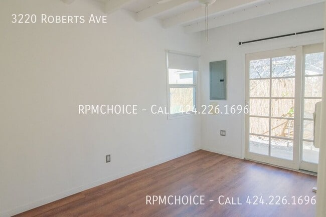 Building Photo - 3220 Roberts Ave