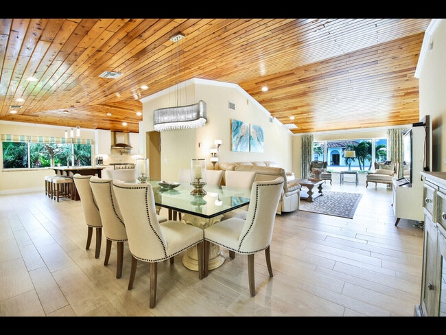 Building Photo - 451 N Lyra Cir