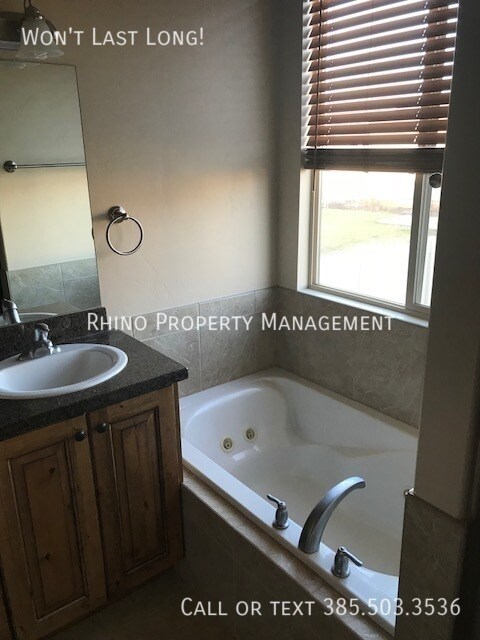 Building Photo - 2348 S 2975 W