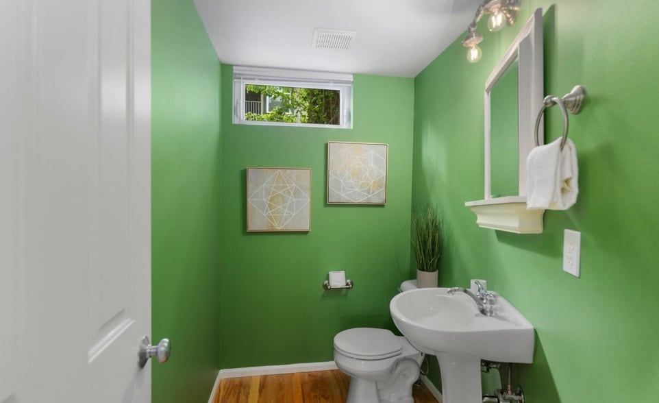 1/2 Bath - 4135 Chilberg Ave SW