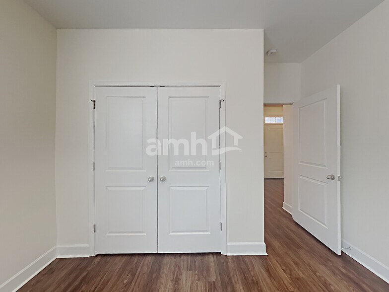 Building Photo - 4324 Longfellow Dr