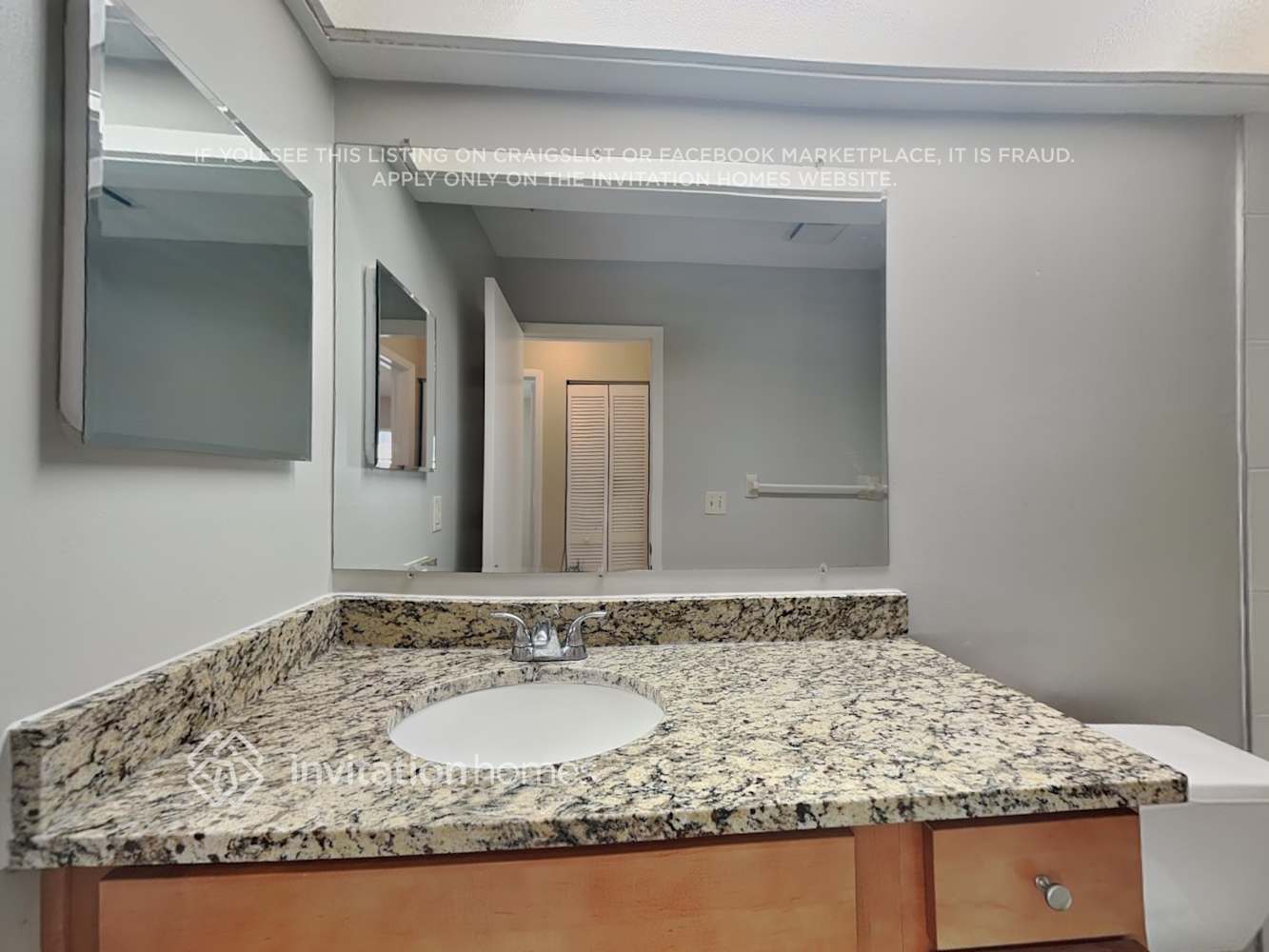 Building Photo - 1030 Oakwood Dr