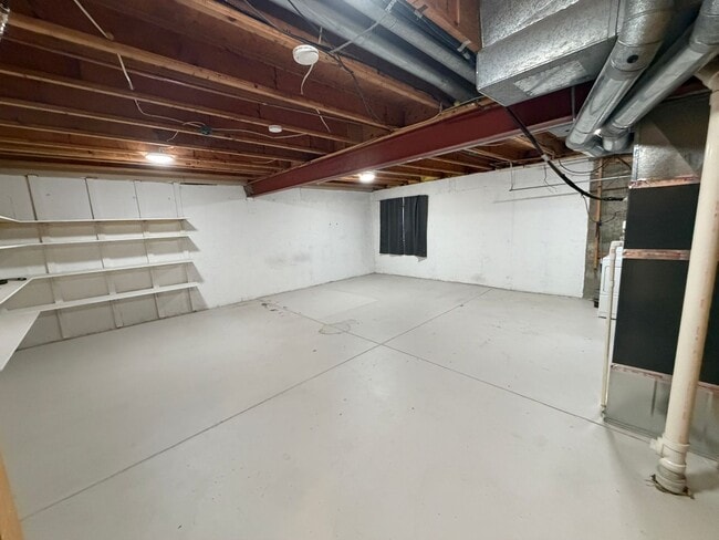 Building Photo - Exceptional 3-bedroom, 2.5-bathroom end unit townhouse located in Arvada