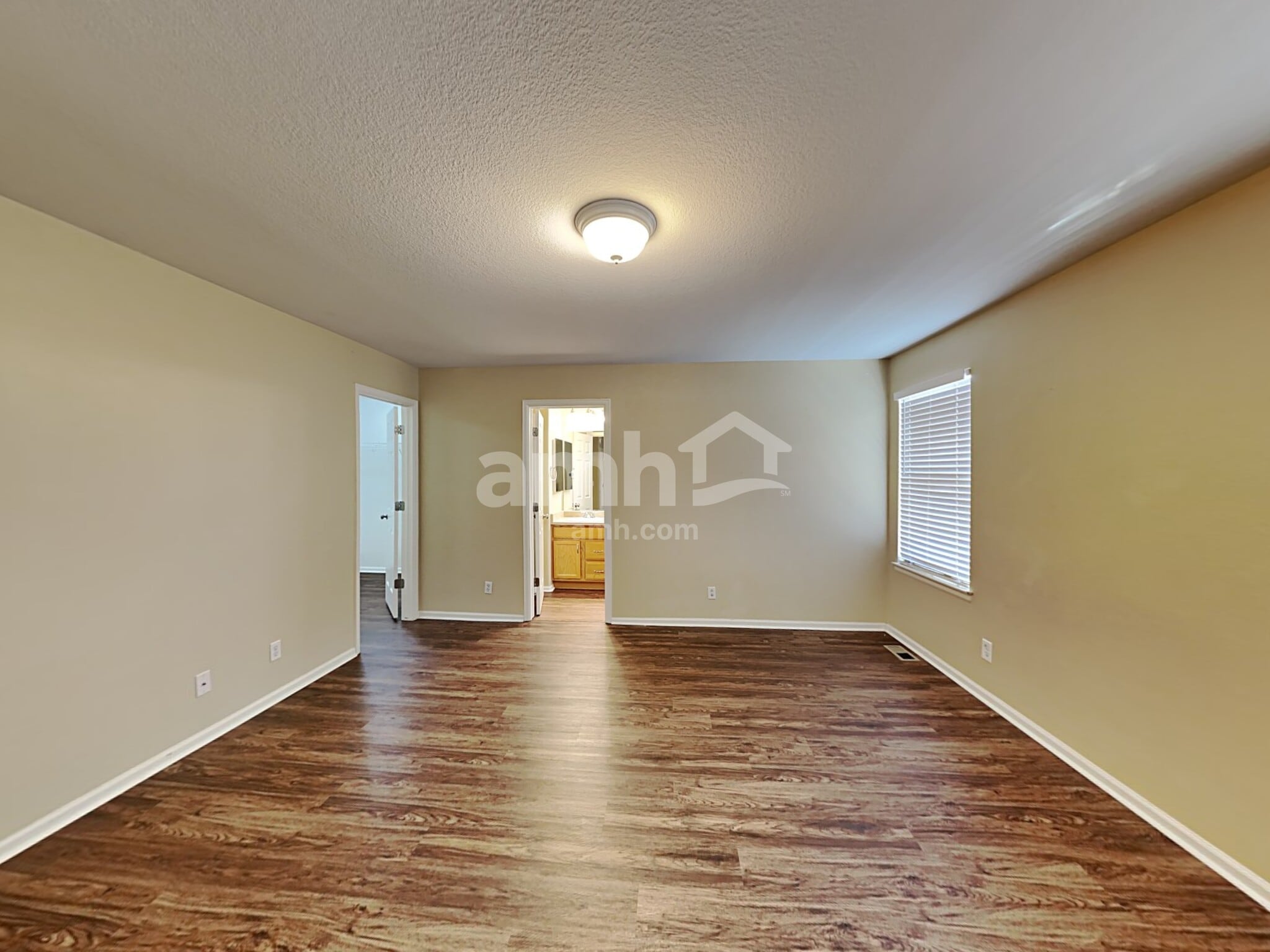 Building Photo - 5525 Kittredge St