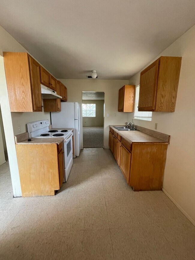 Building Photo - KNOX N