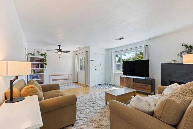 Building Photo - Charming 3-bedroom, 1-bath home in Anderson